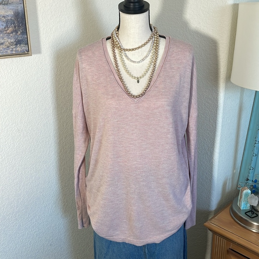 Mossimo V Neck sweater - Picture 3 of 9